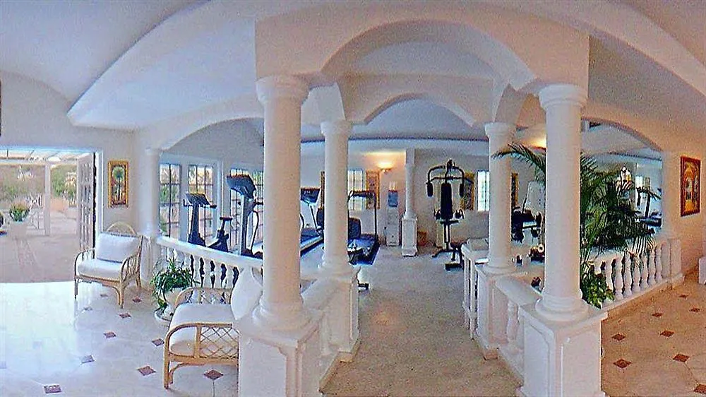 Coco Reef Resort & Spa Crown Point