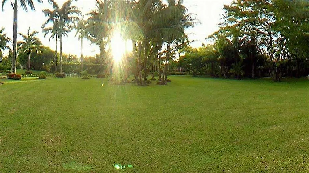 Coco Reef Resort & Spa Crown Point