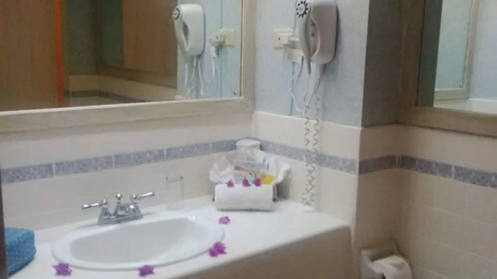 Coco Reef Resort & Spa Crown Point