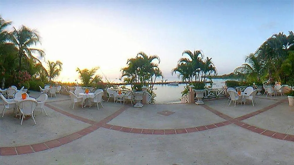 Coco Reef Resort & Spa Crown Point