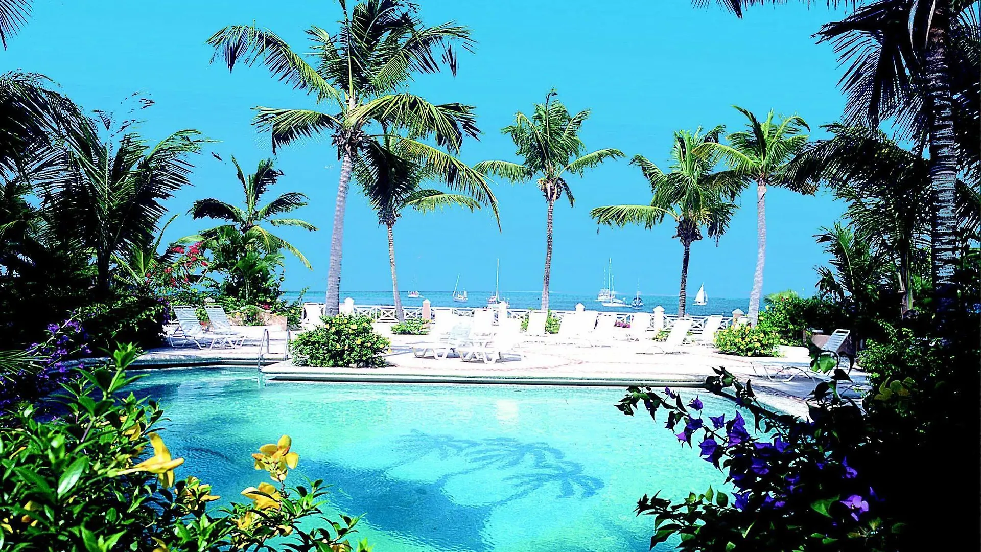 Coco Reef Resort & Spa Crown Point 4*,