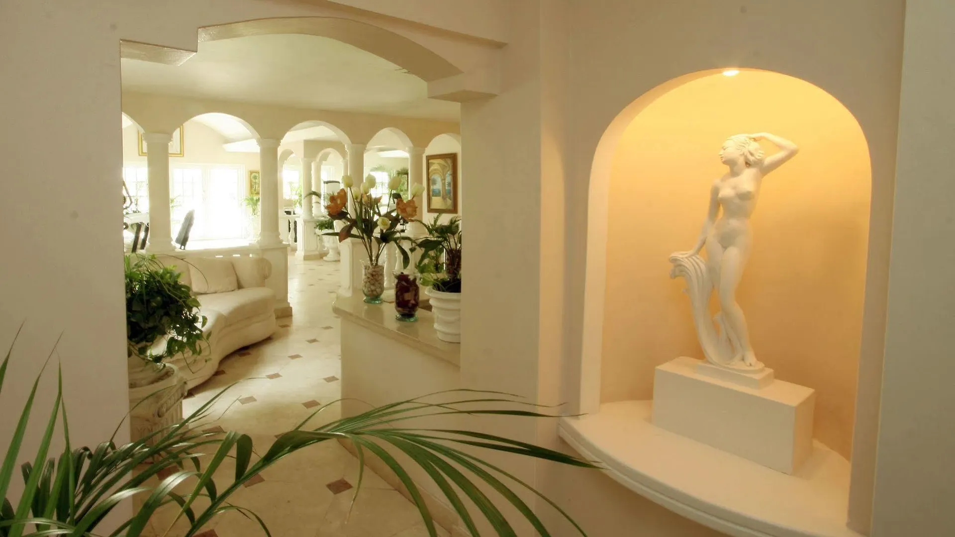 Coco Reef Resort & Spa Crown Point